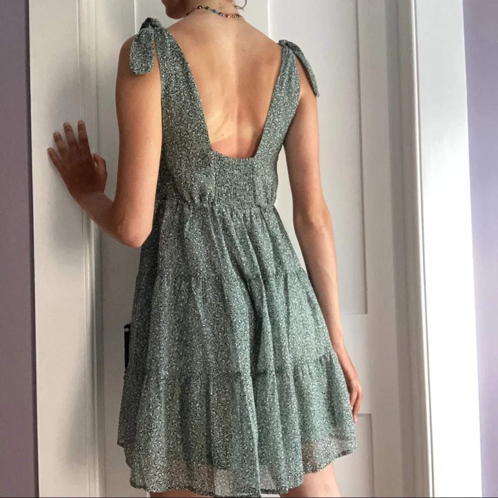 Flowy Summer Dress size S, muted green leopard print, polyester, brand: BaeVely. - Picture 3 of 6